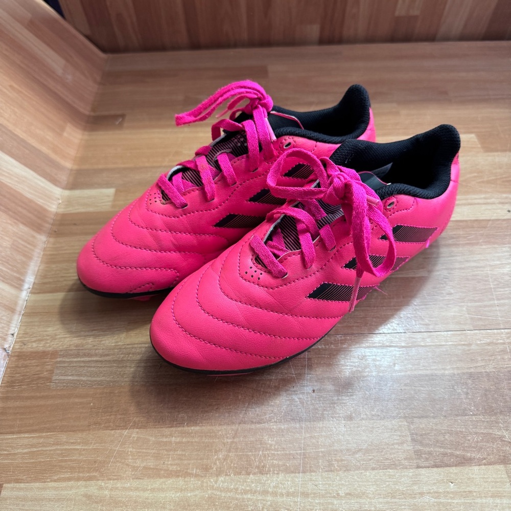 Adidas Goletto VIII FG youth soccer cleat in "Shock Pink" and black. Size 3 - Picture 2 of 11
